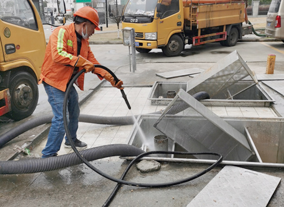 阿拉山口隔油池清理